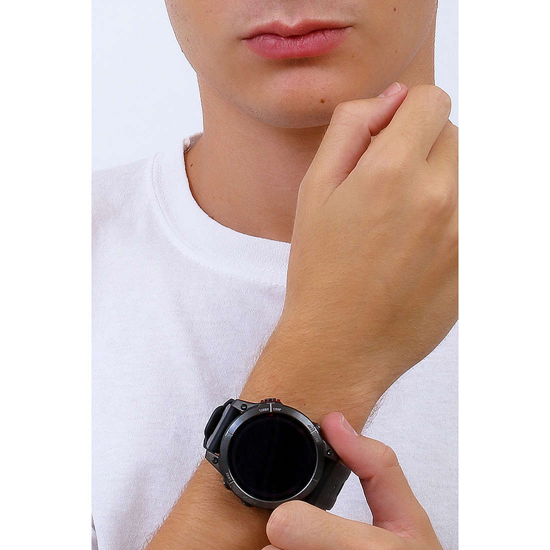 Garmin Smartwatches Fenix man 010-02540-11 wearing