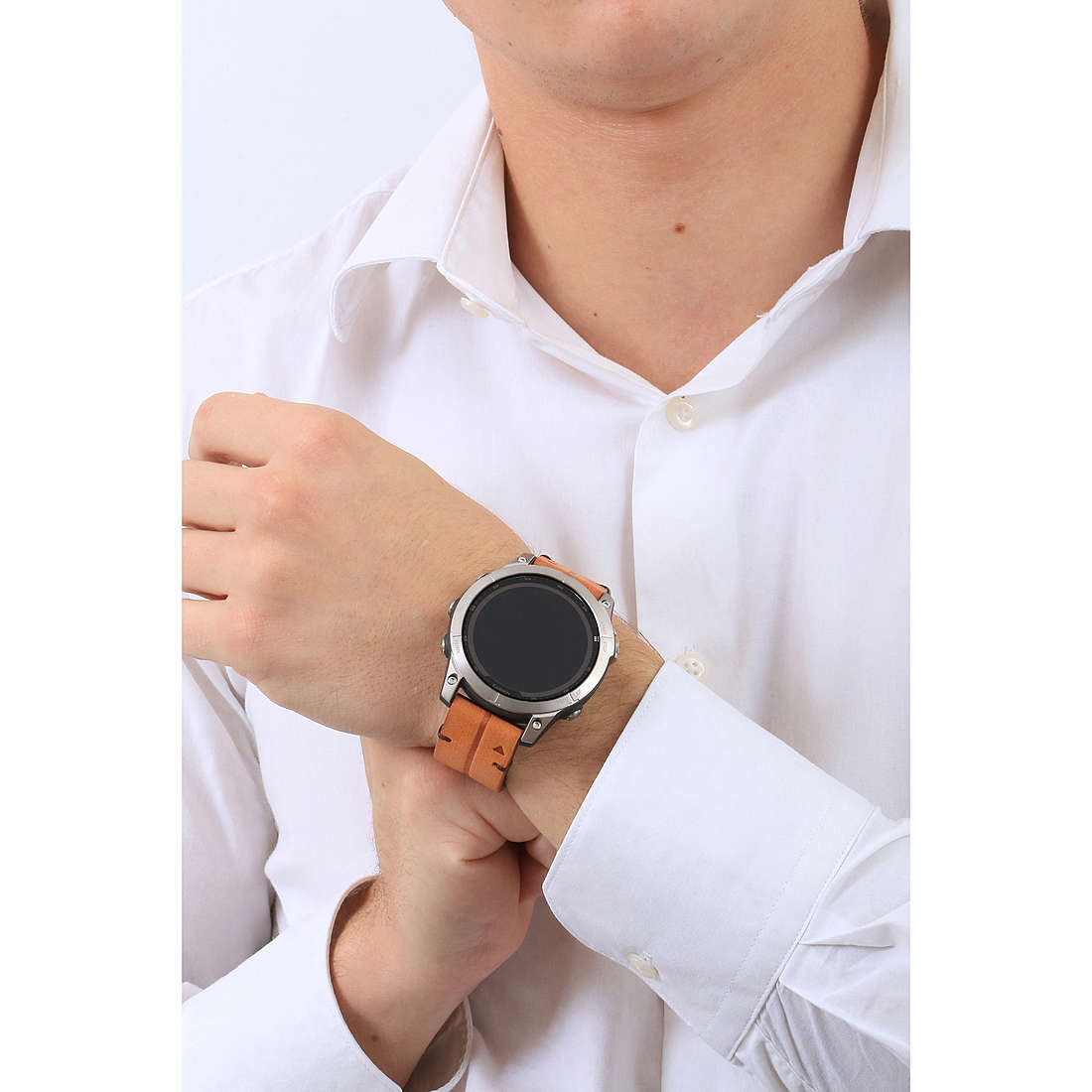 Garmin Smartwatches Fenix man 010-02540-31 wearing