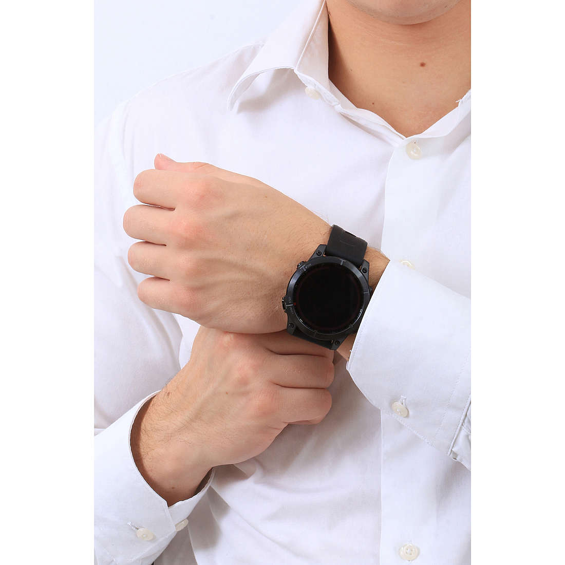 Garmin Smartwatches Fenix man 010-02540-35 wearing