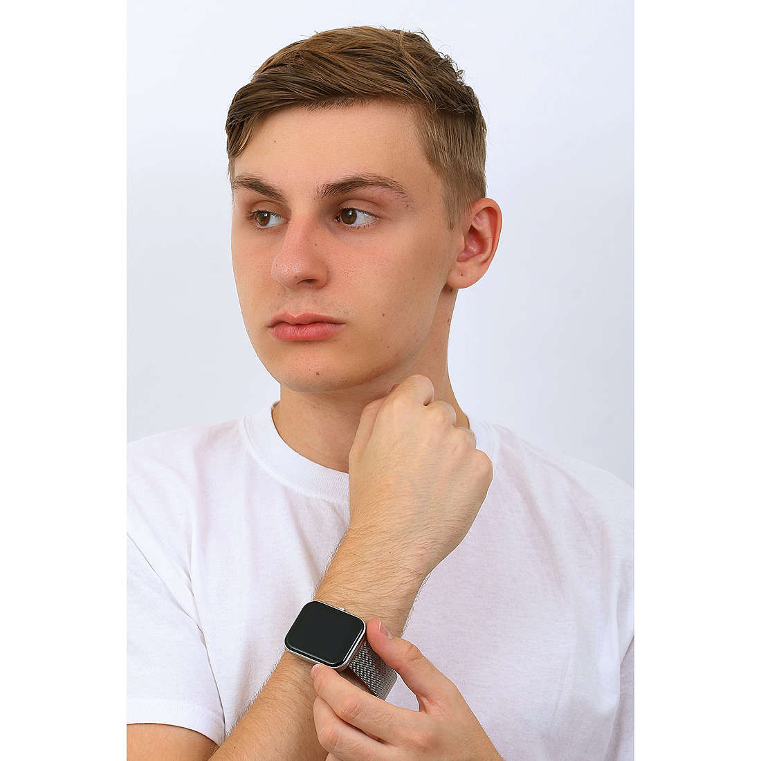 Morellato Smartwatches M-02 man R0153167005 wearing