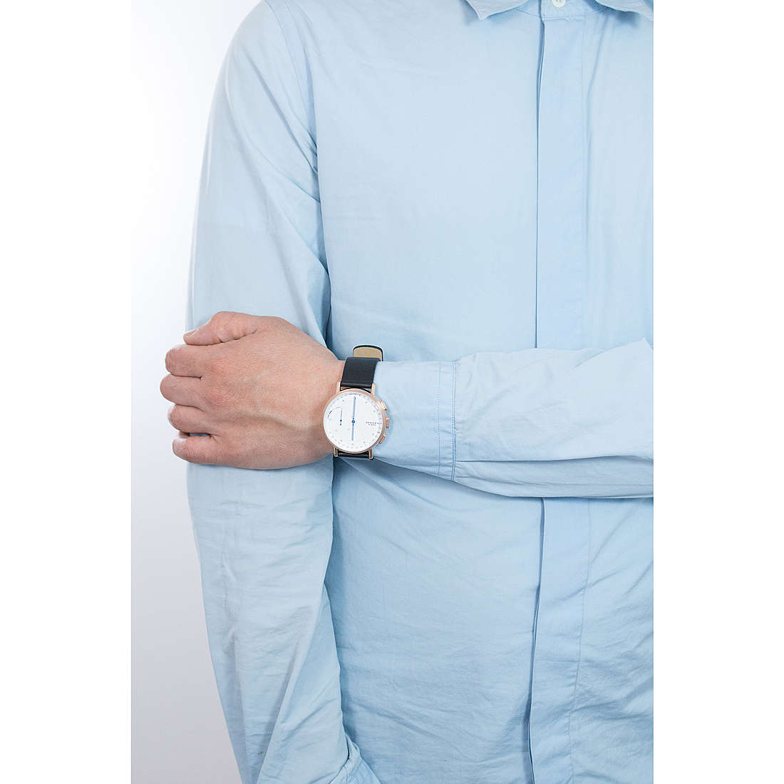 Skagen Smartwatches Signatur man SKT1112 wearing