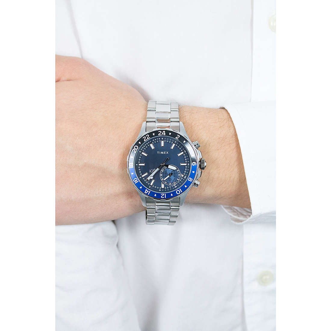 Timex Smartwatches IQ+ man TW2R39700 wearing