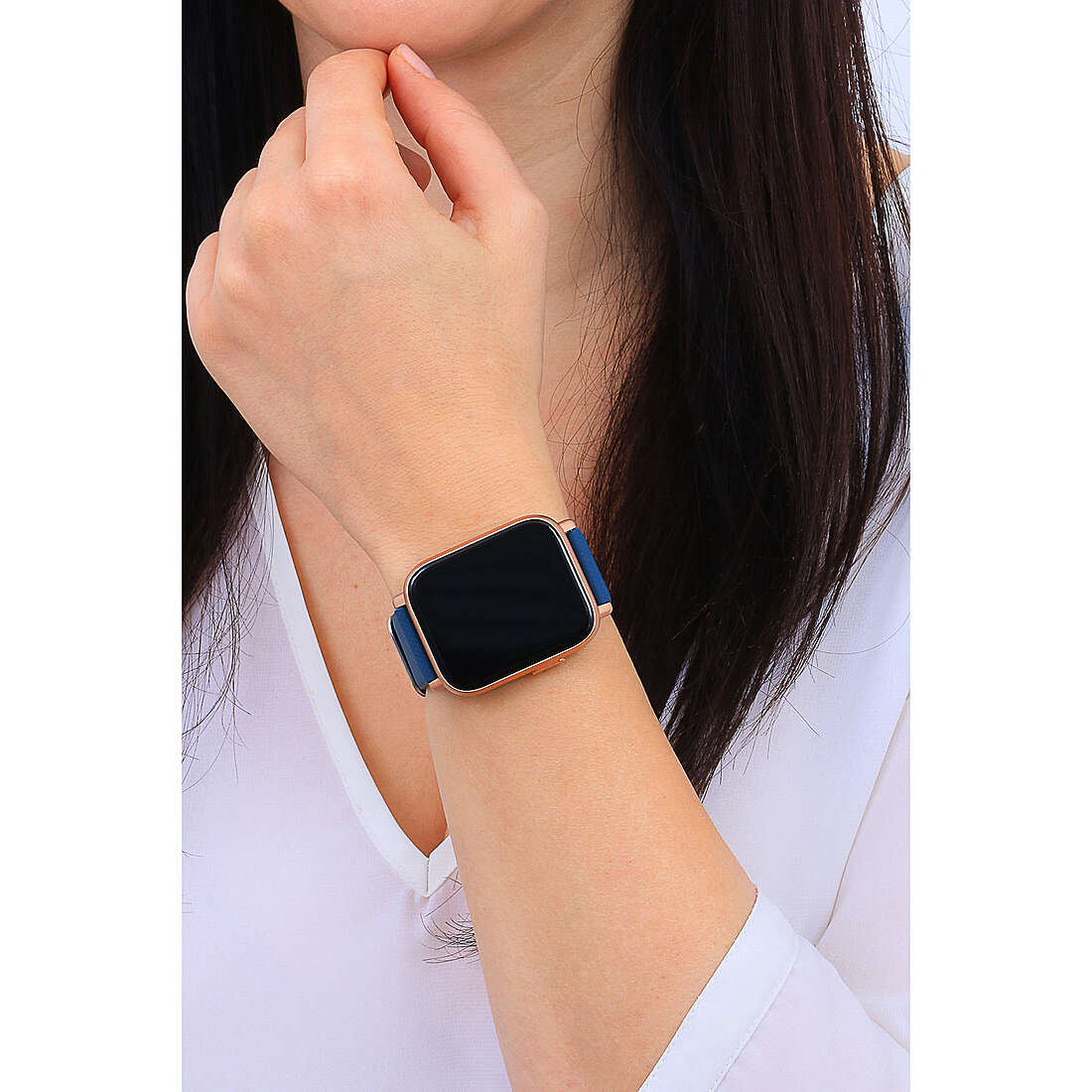 Breil Smartwatches SBT-1 woman EW0603 wearing