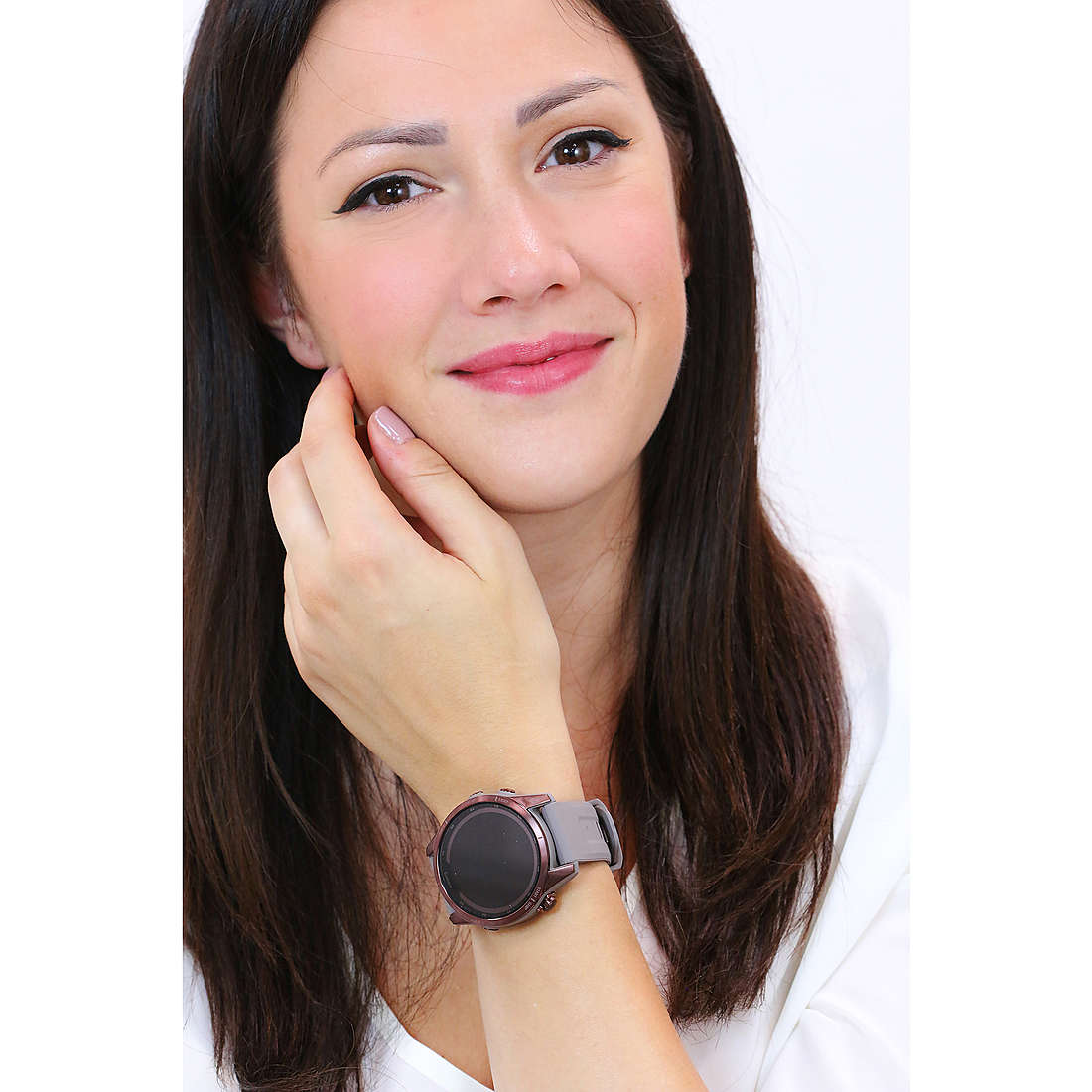 Garmin Smartwatches Fenix woman 010-02539-29 wearing