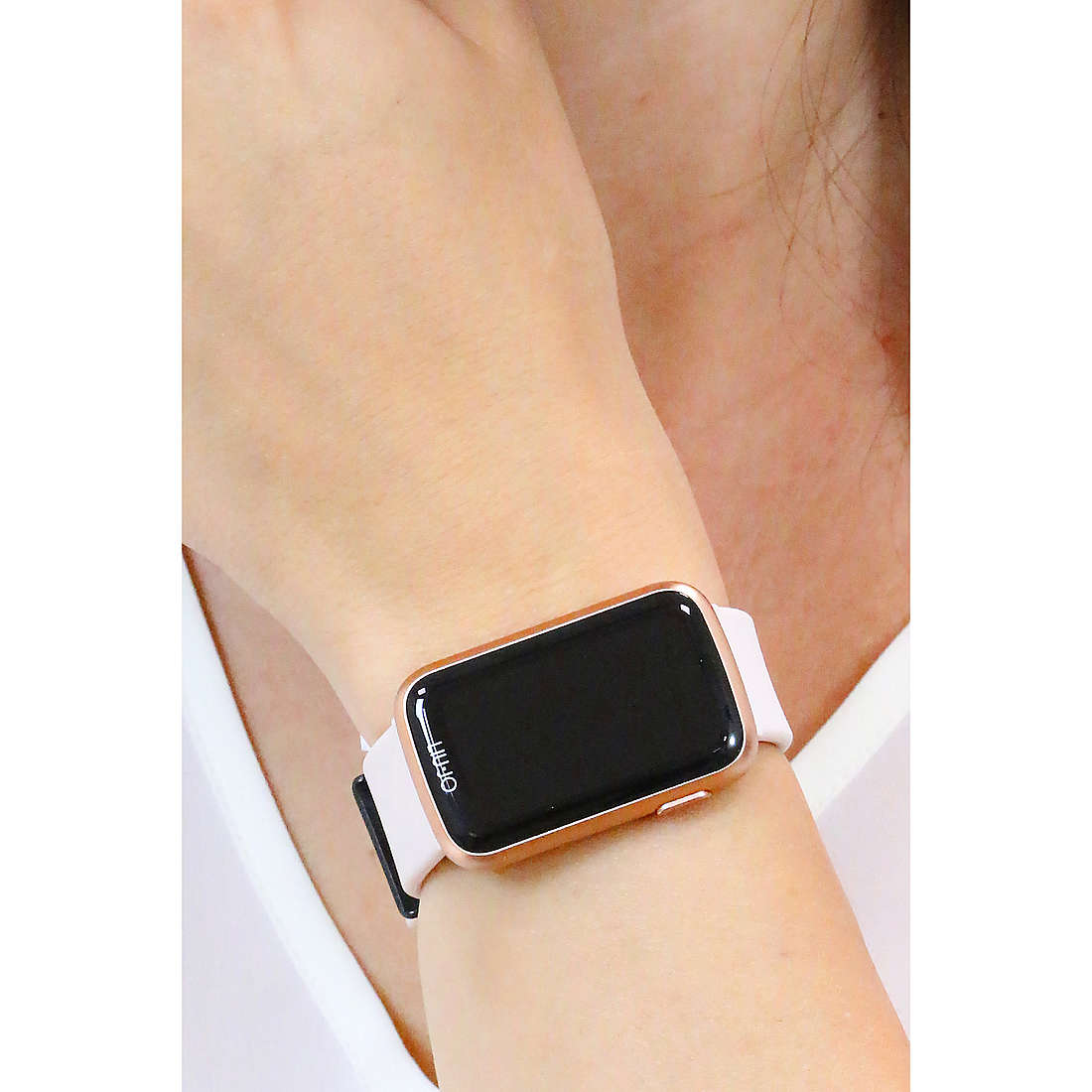 Liujo Smartwatches Smartwatch Fit woman SWLJ038 wearing