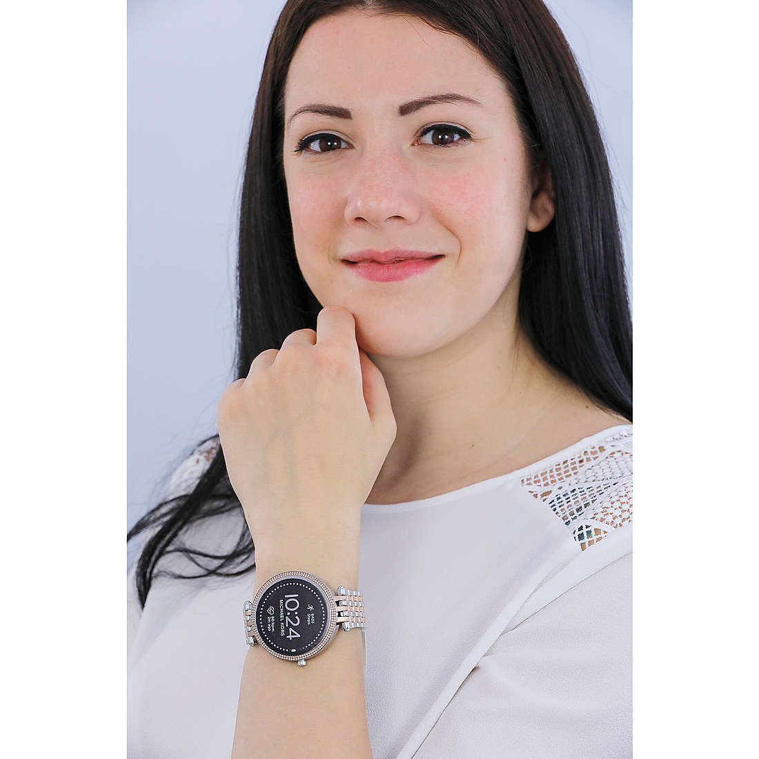 Michael Kors Smartwatches Darci woman MKT5129 wearing