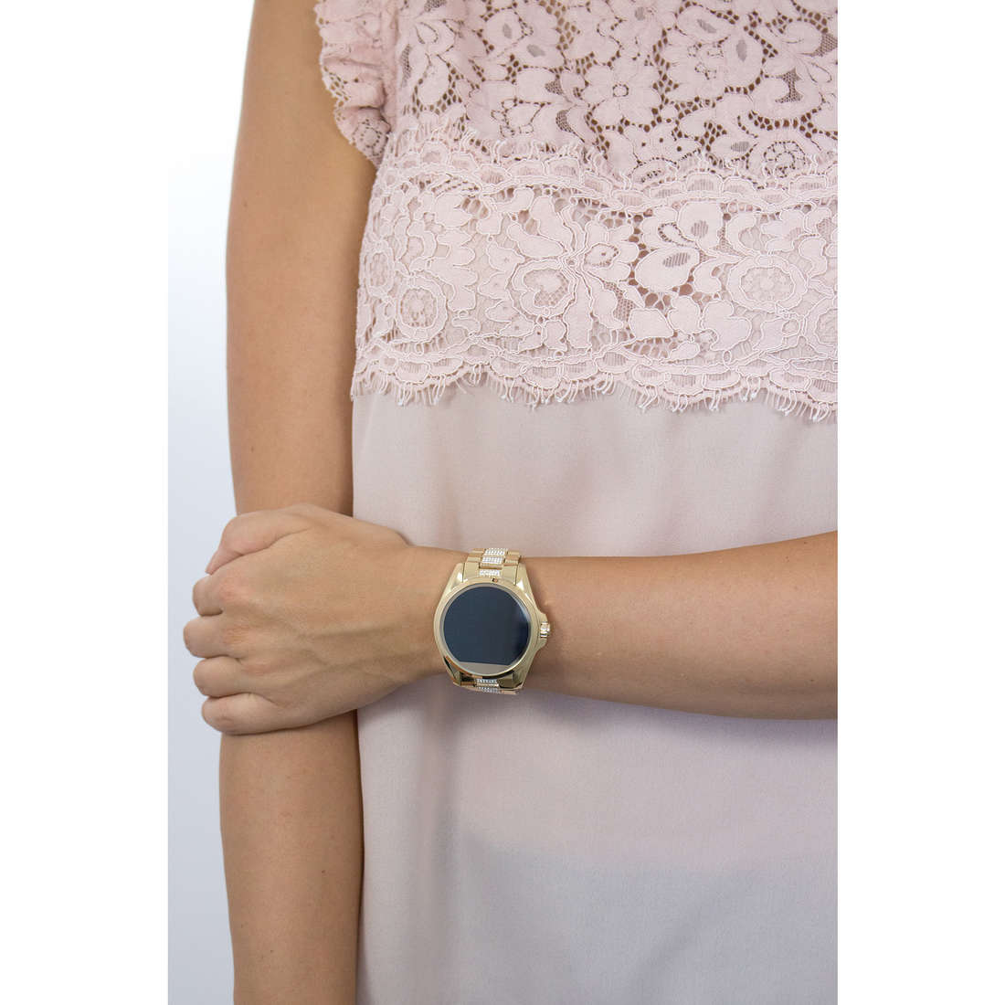 Michael Kors Smartwatches woman MKT5002 wearing