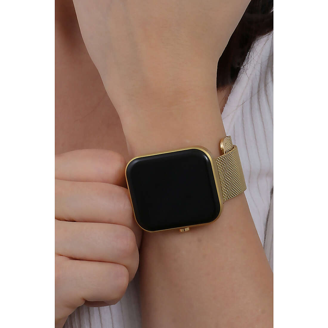 Morellato Smartwatches M-02 woman R0153167003 wearing
