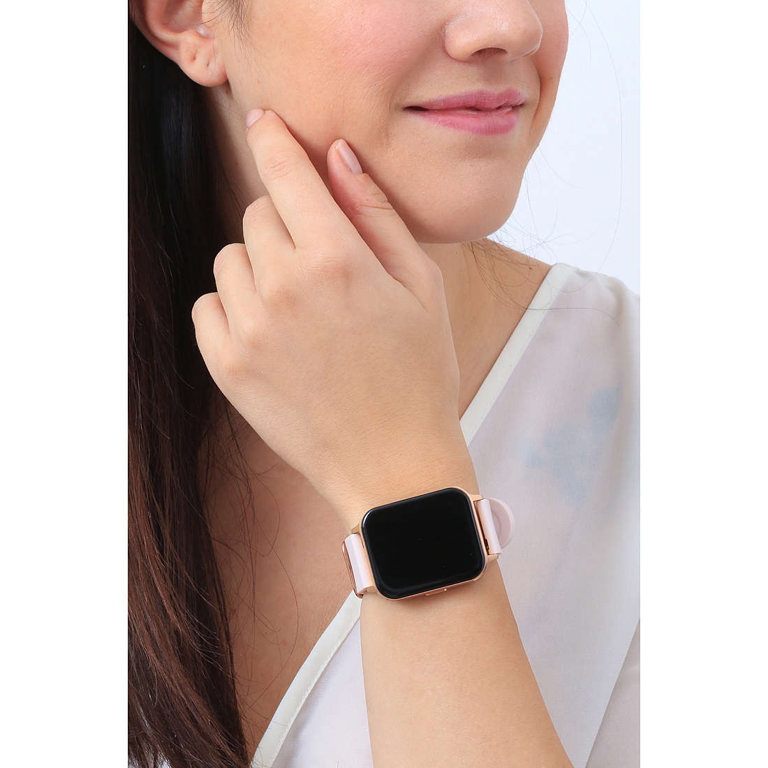 Morellato Smartwatches M-03 woman R0151170503 wearing