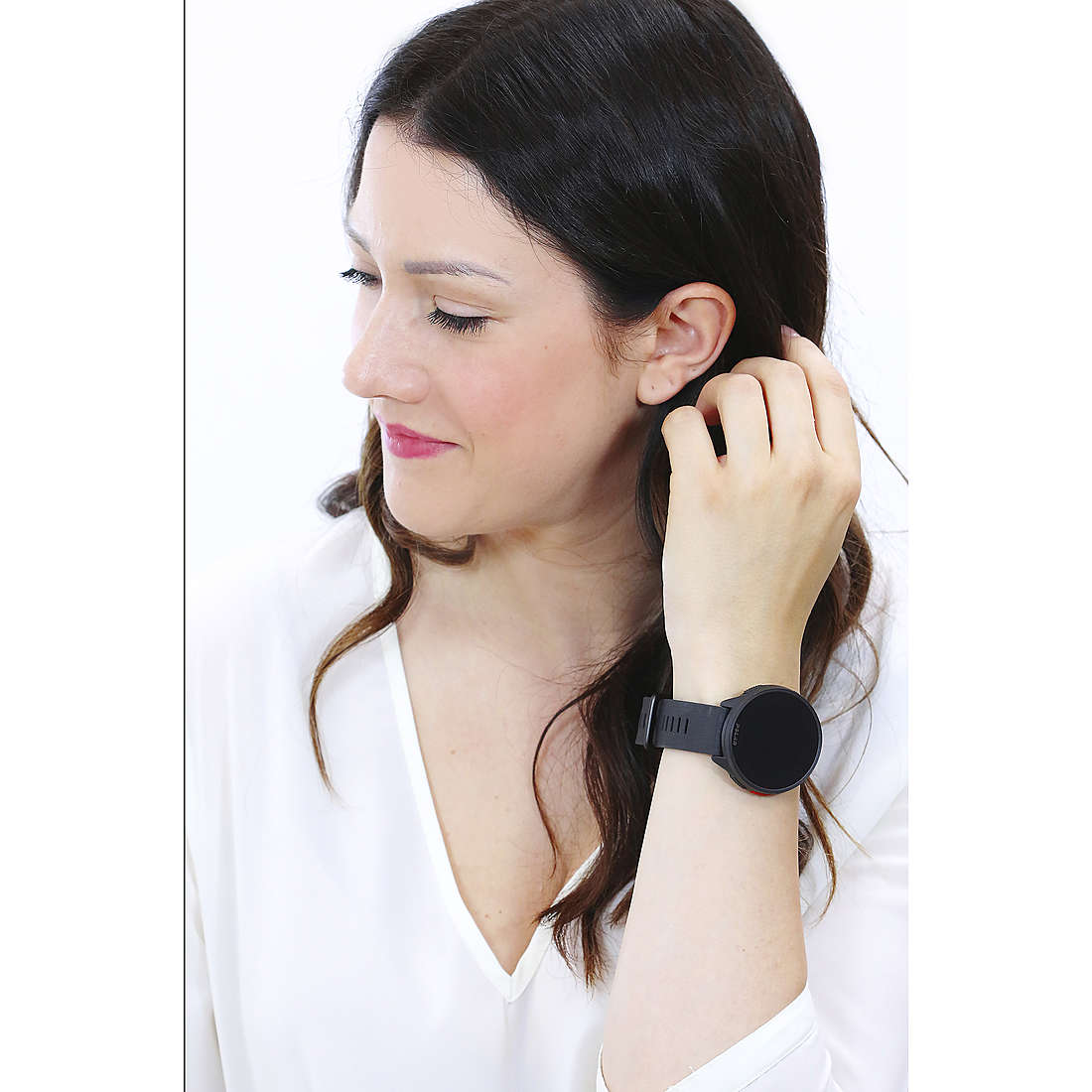 Polar Smartwatches Pacer woman 900102174 wearing